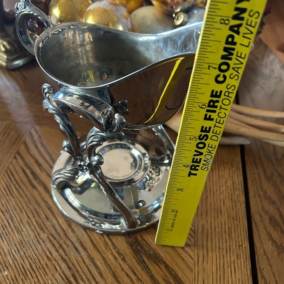 Vintage Ornate ROYAL QUALITY SILVER Tilting Gravy Boat on Stand with Warmer Tray - Picture 6 of 12